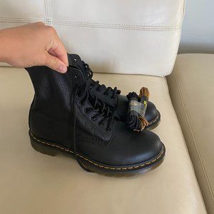 Dr. Martens 1460 Pascal Virginia Leather Ankle Boot Black Unused